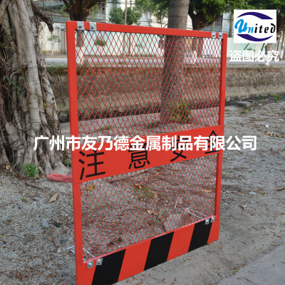 產(chǎn)品烤漆施工電梯井口門廠家直銷，價(jià)格優(yōu)惠，保險(xiǎn)代理服務(wù)全面保障